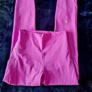 Lululemon 25" Wunder Train Leggings with Pockets